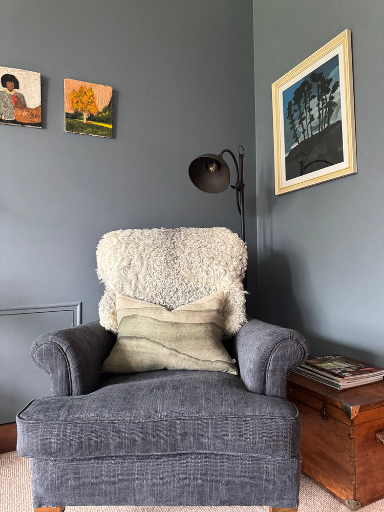 
                  
                    Gotland Sheepskin Rug White/Light Grey Short Wool
                  
                