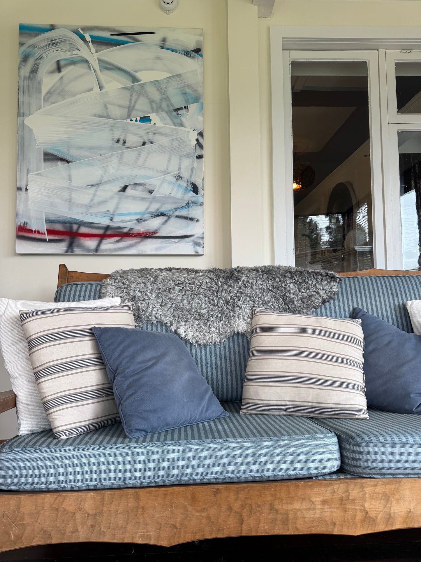 
                  
                    Gotland Sheepskin Rug Light Grey Short Wool
                  
                