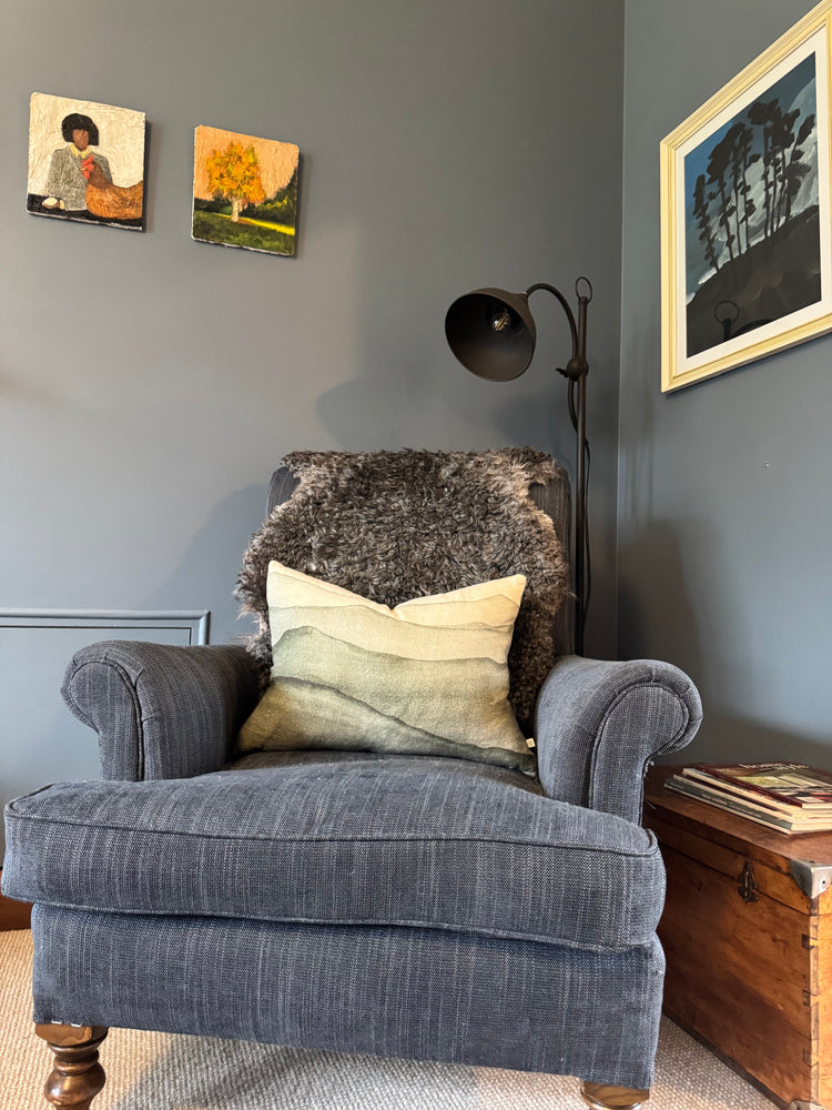 
                  
                    Gotland Sheepskin Rug Dark Grey Short Wool
                  
                